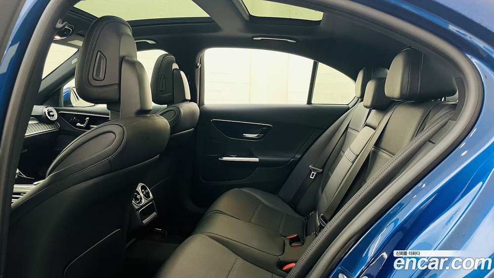 Mercedes-Benz C-Class W206 C300 4MATIC Avangarde (10.2023)
