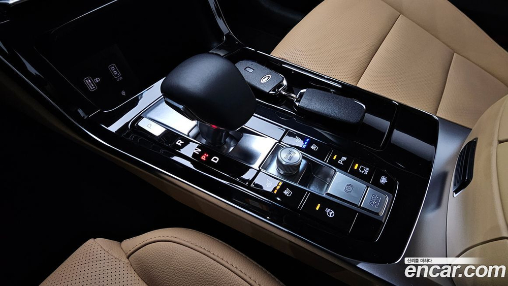 Kia K7 (Cadenza) Premier Hybrid Noblesse (06.2020)