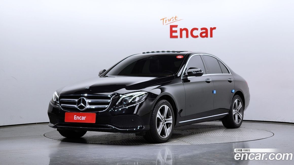 Mercedes-Benz E-Class W213 E220d Avangarde (10.2019)