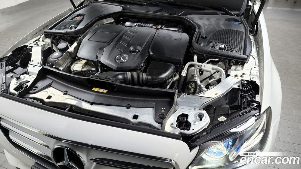 Mercedes-Benz E-Class W213 E220d Avangarde (06.2020)