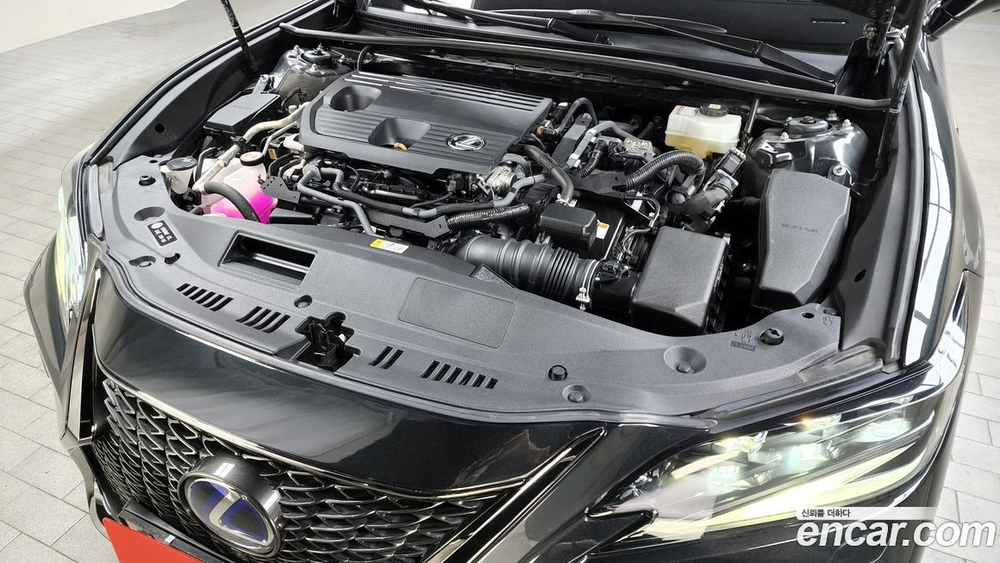 Lexus ES300h 7 Generation F-Sport (03.2022)