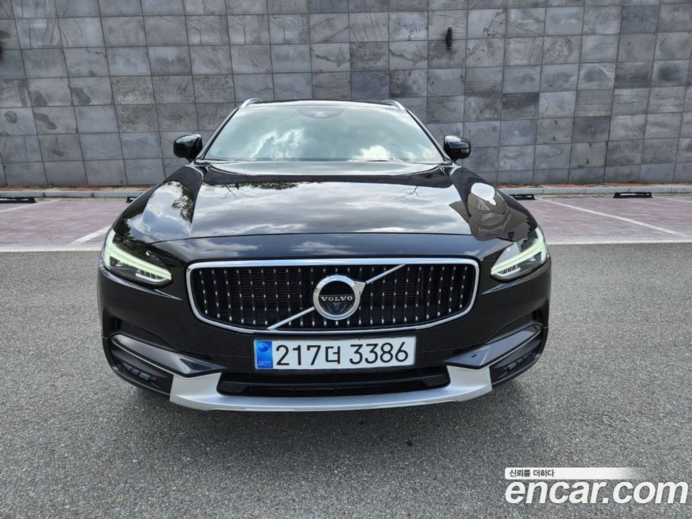 Volvo V90 Cross Country T5 Pro AWD (09.2019)