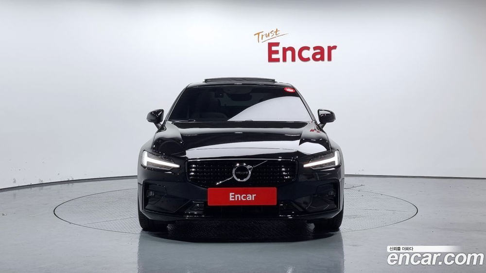 Volvo S60 3 Generation B5 R-Design (01.2022)