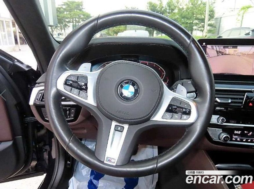 BMW 5 Series (G30) 530i M Sports (06.2021)