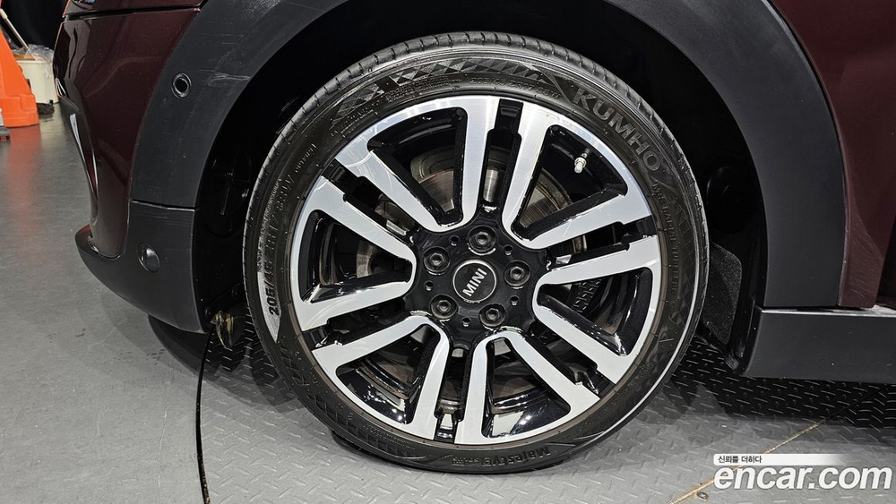Mini Cooper 5 дверей Pure 버건디 Editions (09.2019)