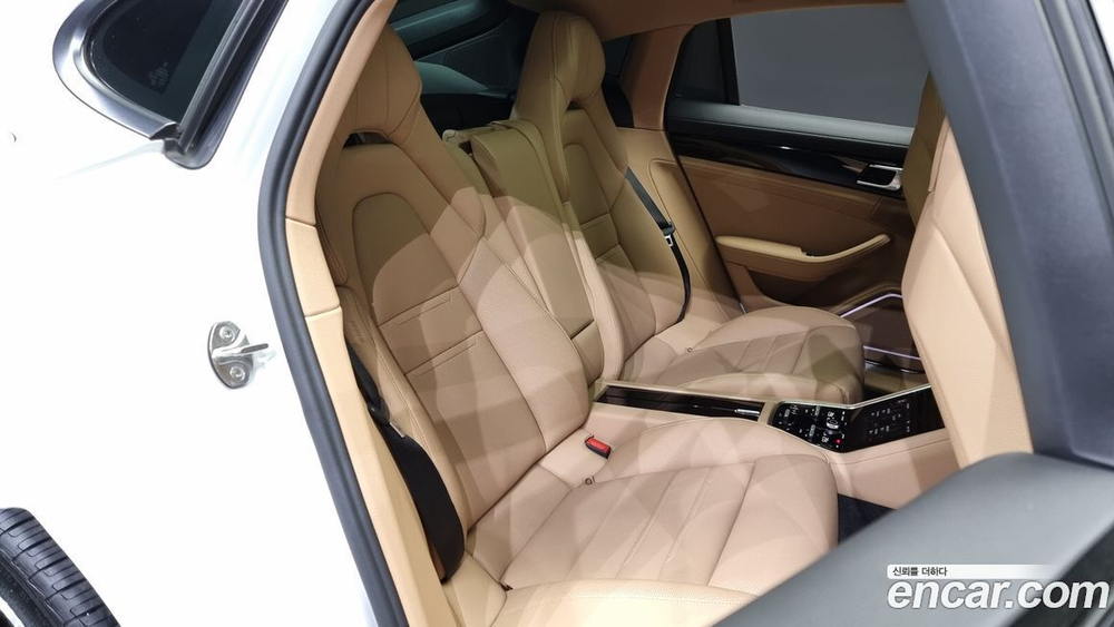 Porsche Panamera (971) 3.0 AWD (02.2020)