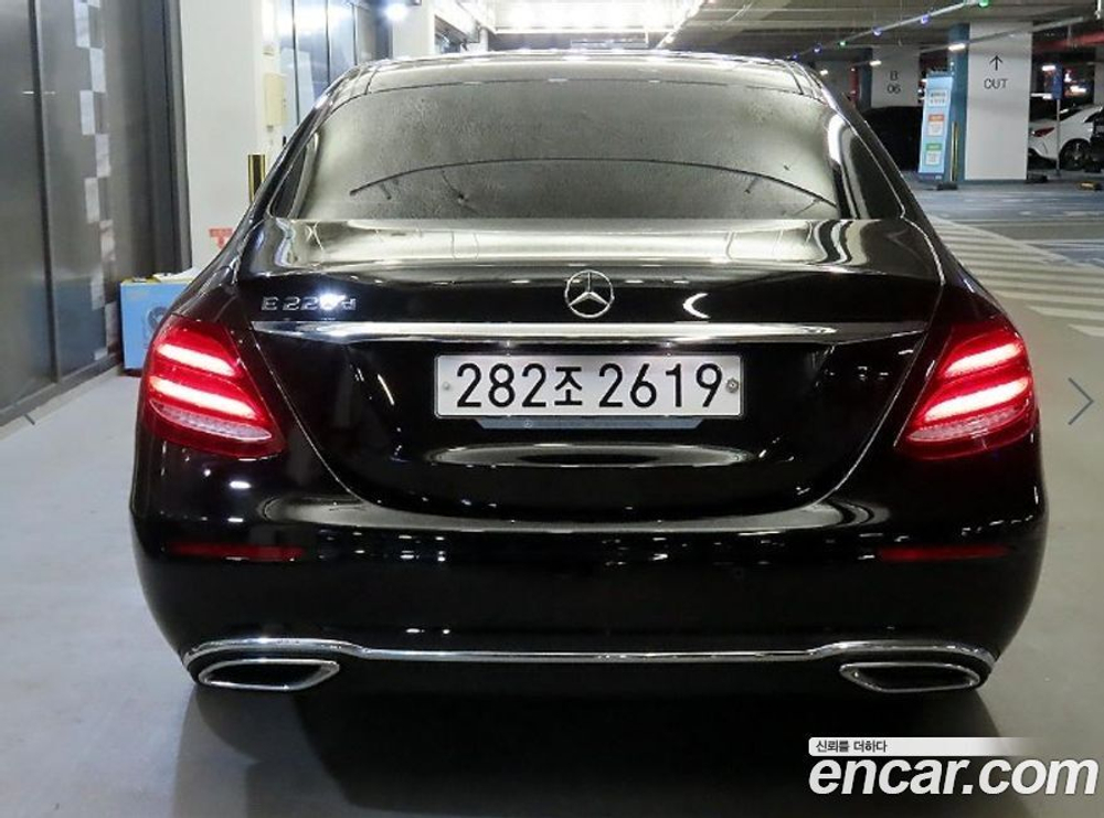 Mercedes-Benz E-Class W213 E220d Avangarde (08.2019)