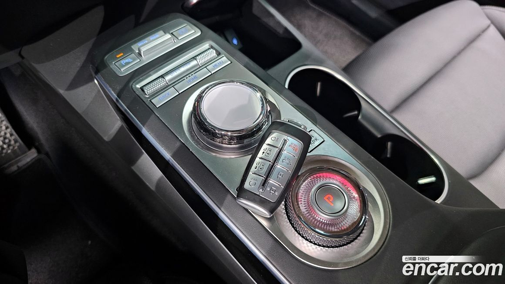 Genesis GV70 2.5T Бензин 2WD (07.2022)