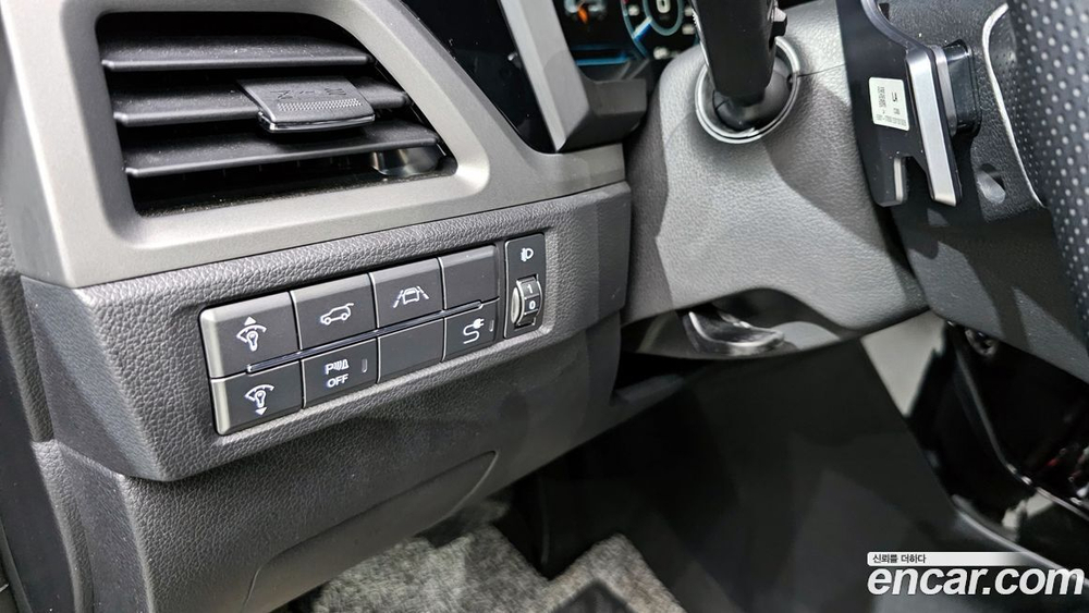 KG Mobility (Ssangyong) Beautiful Korando Бензин 1.5 4WD R-플러스 (03.2022)
