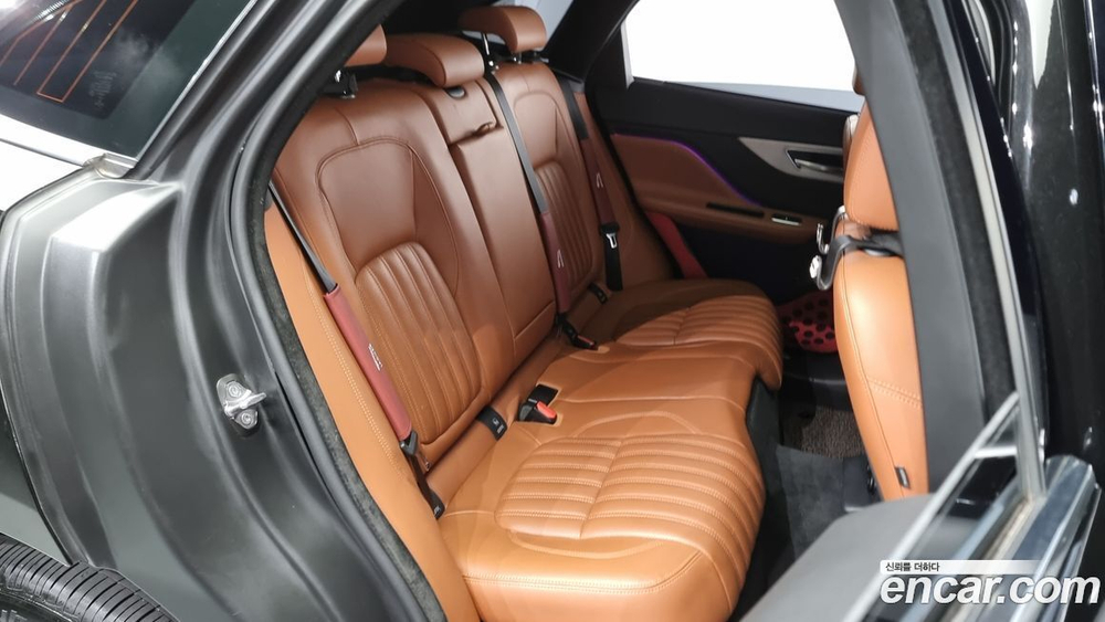 Jaguar F-PACE 20d Portfolio (11.2019)