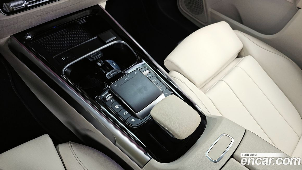 Mercedes-Benz GLB-Class X247 GLB220 (11.2021)