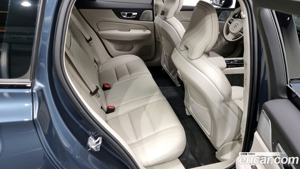 Volvo V60 Cross Country 2 Generation B5 Pro AWD (12.2020)