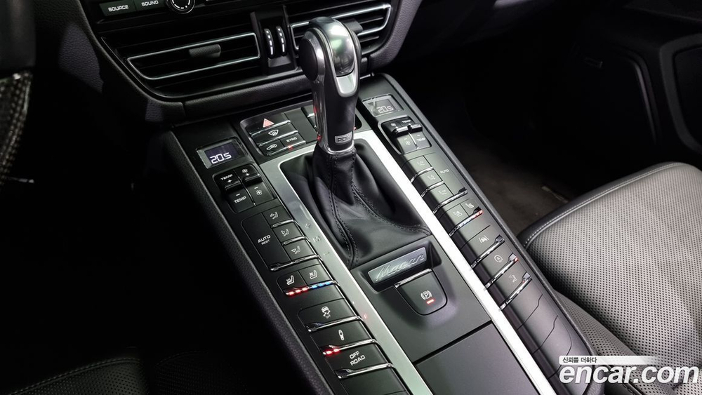 Porsche Macan 2.0 (03.2021)
