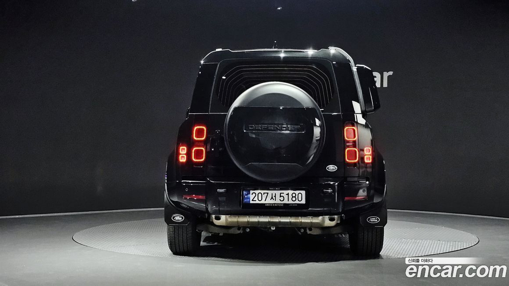 Land Rover Defender (L663) 110 P300 X-Dynamic SE (10.2023)