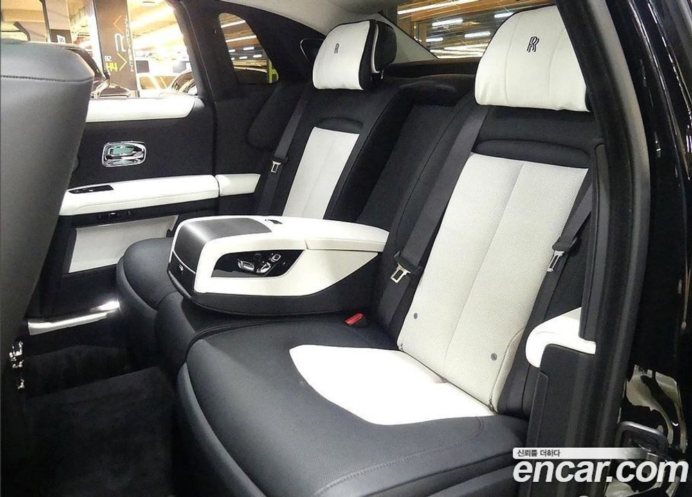 Rolls-Royce Ghost 2 Generation 6.7 V12 (10.2021)