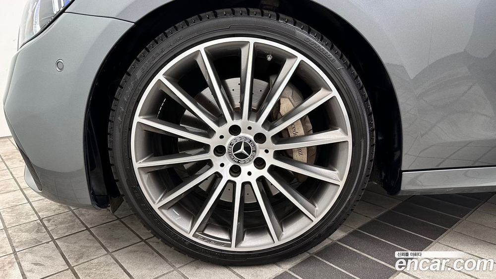 Mercedes-Benz E-Class W213 E350 4MATIC AMG Line (05.2022)