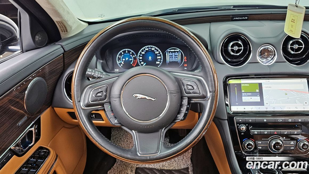 Jaguar All New XJ 3.0 SC AWD Portfolio LWB (08.2019)
