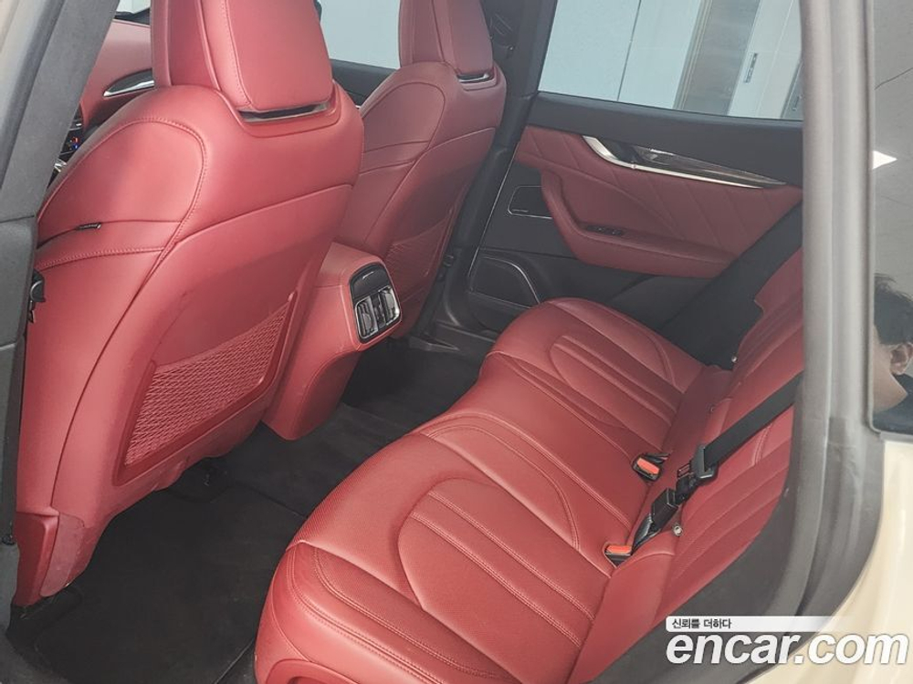Maserati Levante 3.0 AWD 모데나 (04.2022)