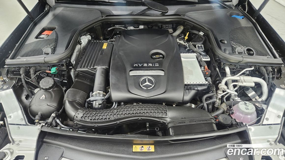 Mercedes-Benz E-Class W213 E300e 4MATIC Exclusive (12.2022)