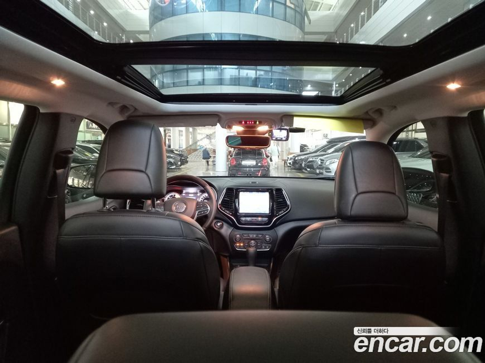 Jeep Cherokee (KL) 2.2 Дизель Overland 4WD (12.2019)