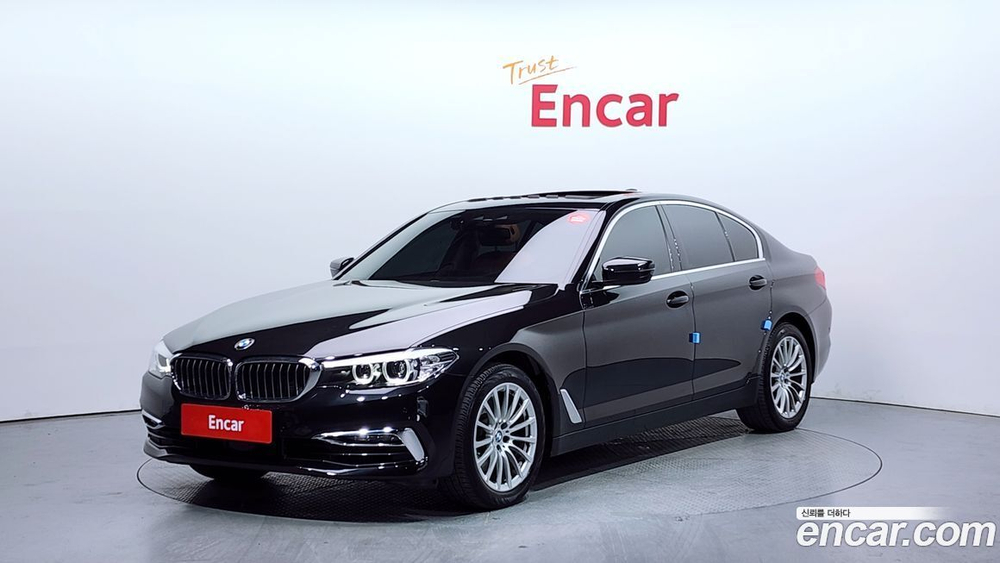 BMW 5 Series (G30) 520i Luxury (04.2020)