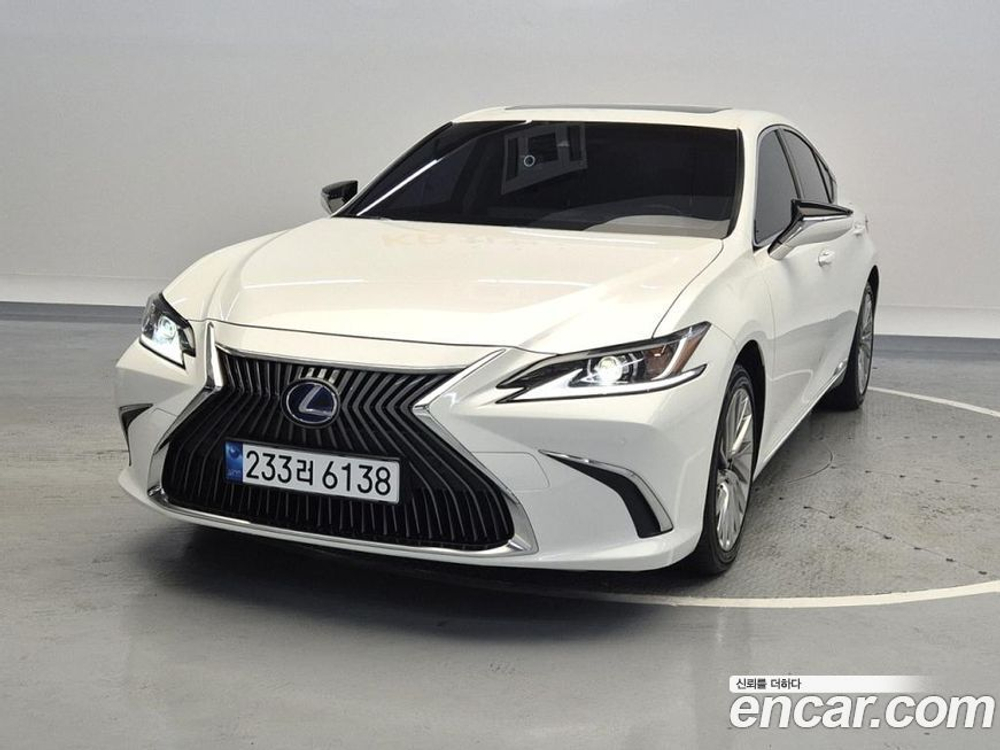 Lexus ES300h 7 Generation Luxury Plus (04.2020)