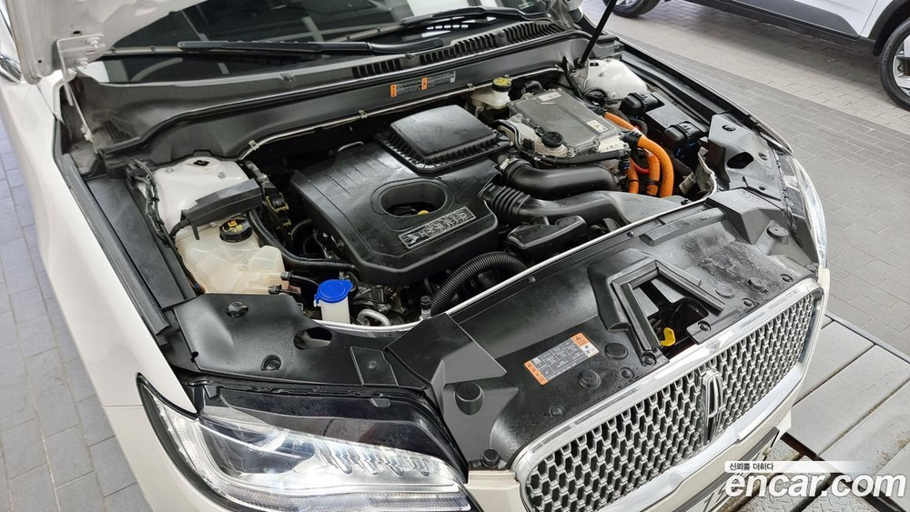 Lincoln New MKZ Hybrid (01.2020)