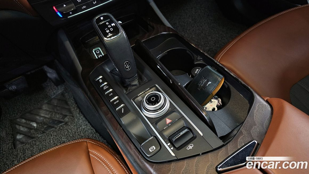 Maserati Levante 3.0 Дизель AWD GranLusso (08.2019)