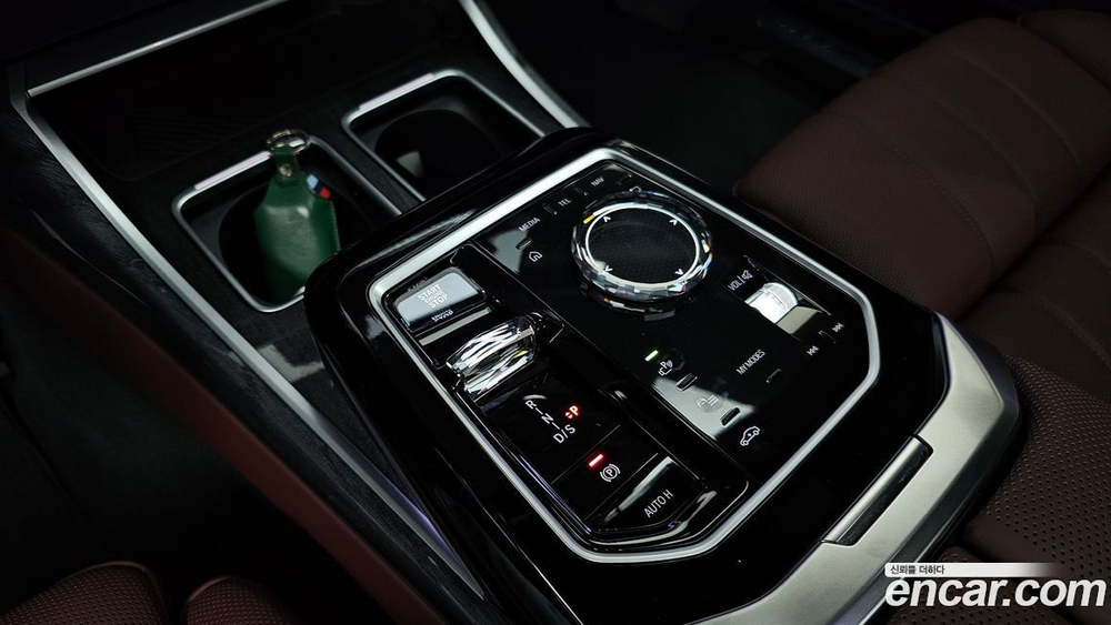 BMW 7 Series (G70) 740i sDrive M Sports (07.2023)