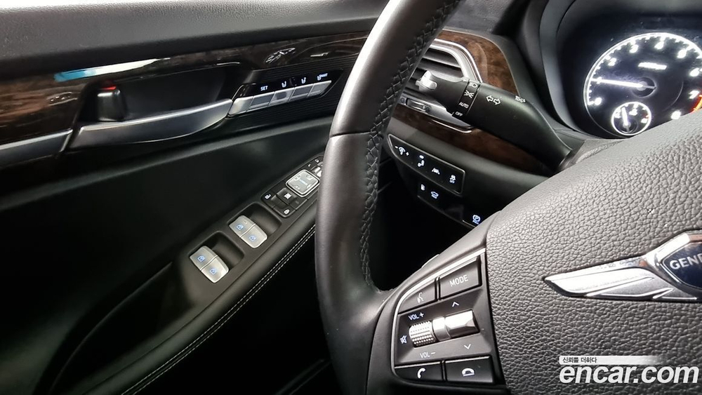 Genesis G90 3.8 AWD (10.2020)