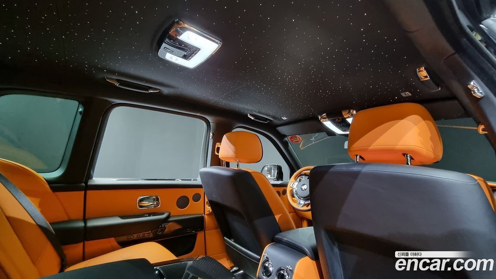 Rolls-Royce 컬리넌 6.7 V12 Черный 배지 (04.2023)