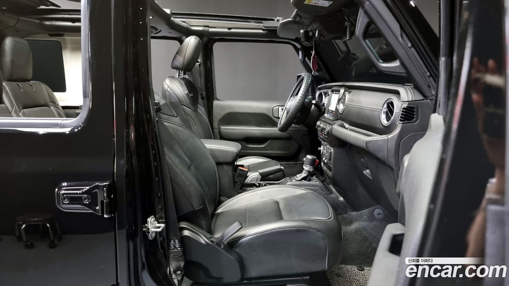 Jeep Wrangler (JL) 2.0 Overland Power Top 4 двери (12.2021)