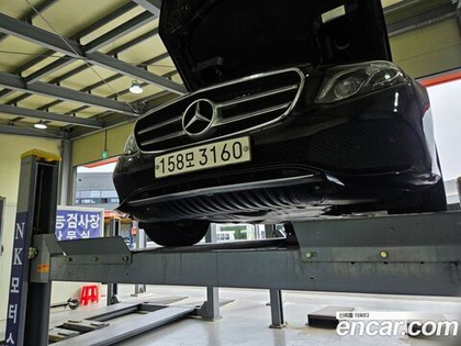 Mercedes-Benz E-Class W213 E220d Avangarde (08.2020)