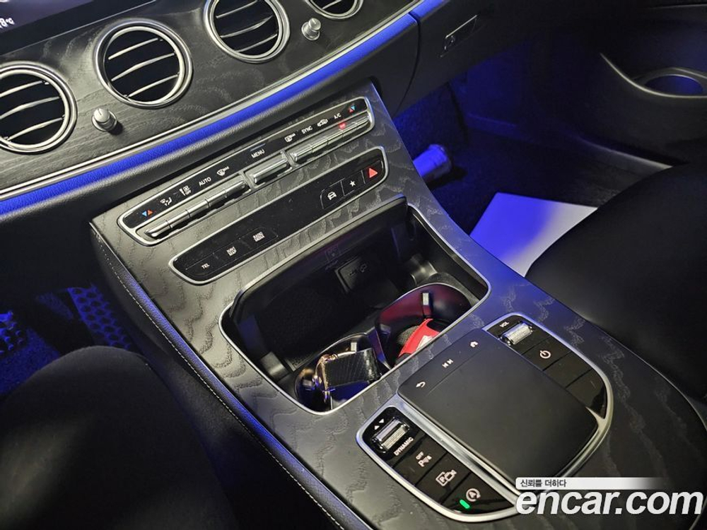 Mercedes-Benz E-Class W213 E220d 4MATIC AMG Line (09.2021)