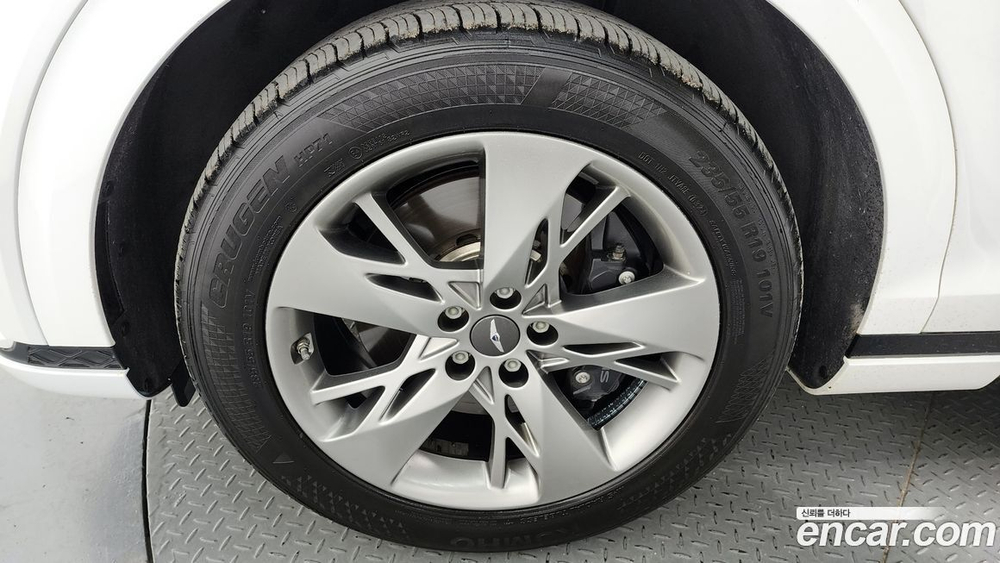 Genesis GV70 2.5T Бензин AWD (08.2021)