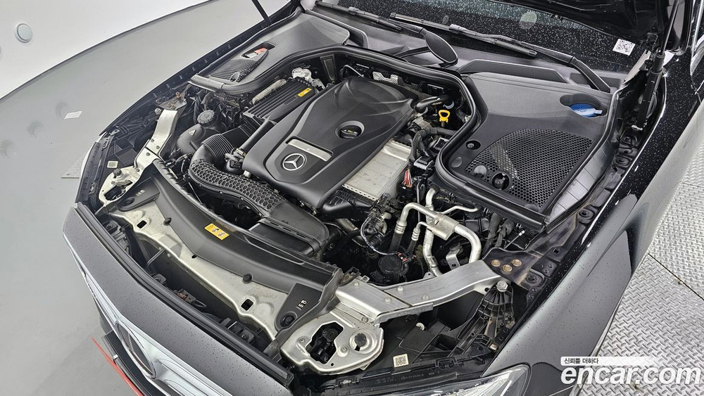 Mercedes-Benz E-Class W213 E300 4MATIC AMG Line (04.2020)
