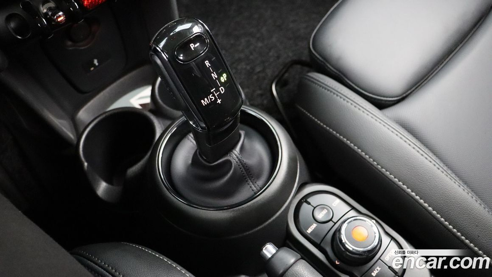 Mini Cooper Basic (06.2020)