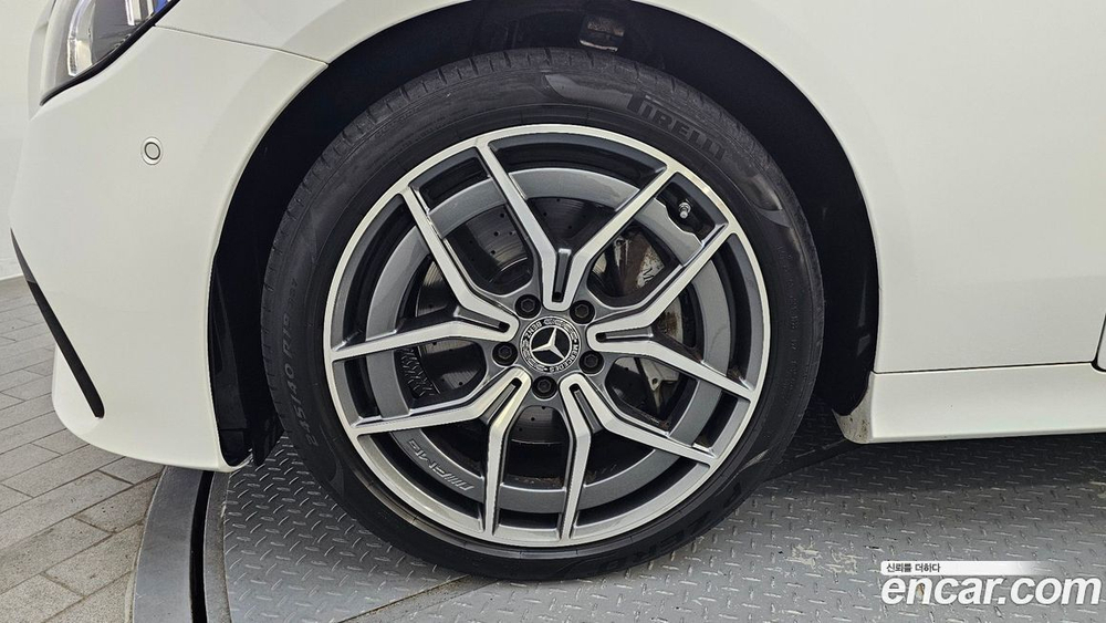 Mercedes-Benz E-Class W213 E300d 4MATIC Coupe (09.2022)