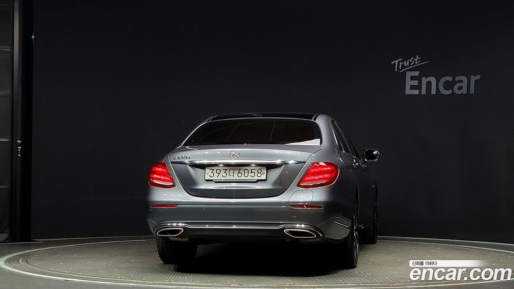 Mercedes-Benz E-Class W213 E300e Exclusive (12.2019)