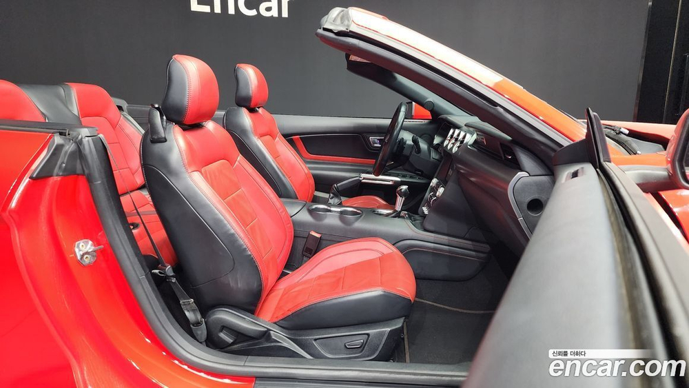 Ford Mustang Convertible (04.2021)