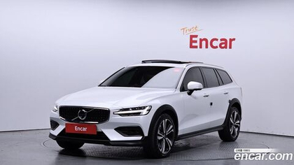 Volvo V60 Cross Country 2 Generation B5 Pro AWD (12.2020)
