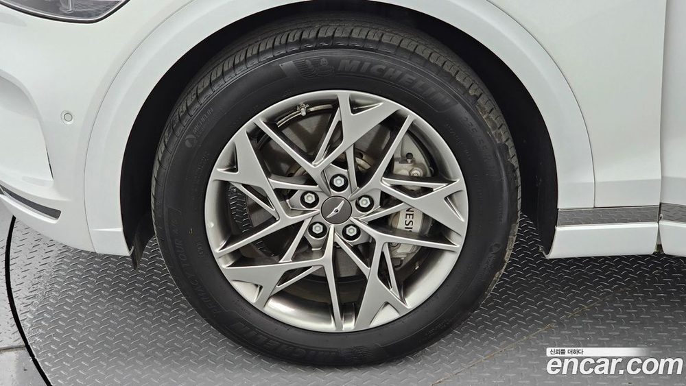 Genesis GV70 2.5T Бензин 2WD (11.2022)