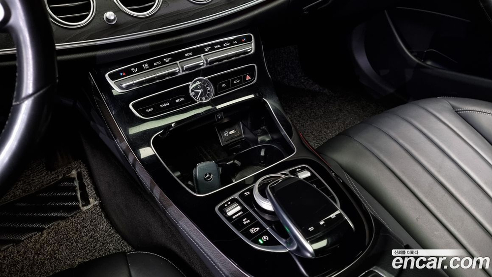 Mercedes-Benz E-Class W213 E220d 4MATIC Exclusive (08.2020)