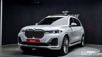 BMW X7 (G07) xDrive 40i Design Pure Excellence 7-и местный (08.2021)
