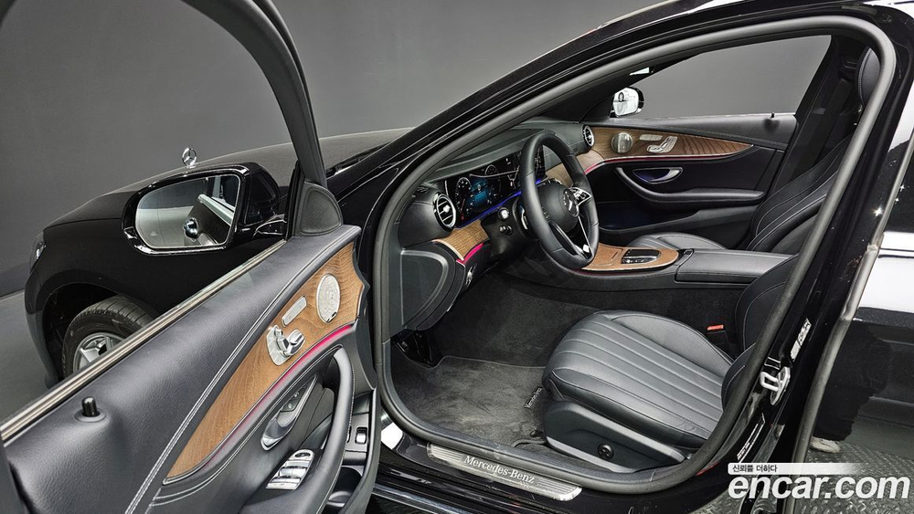 Mercedes-Benz E-Class W213 E300e 4MATIC Exclusive (03.2022)