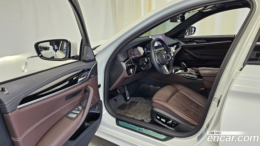 BMW 5 Series (G30) 530i xDrive M Sports (08.2023)