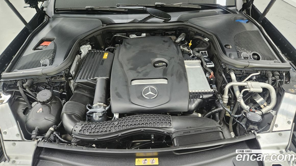 Mercedes-Benz E-Class W213 E300 4MATIC Exclusive (03.2020)