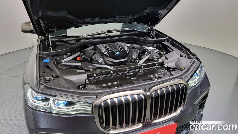 BMW X7 (G07) M50i 6-и местный (03.2021)