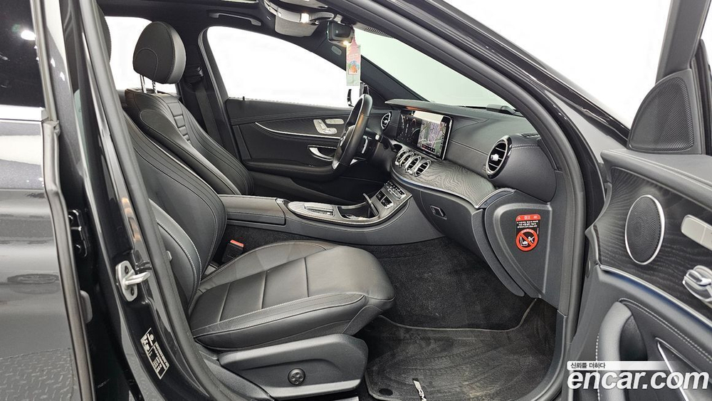 Mercedes-Benz E-Class W213 E220d 4MATIC AMG Line (12.2020)