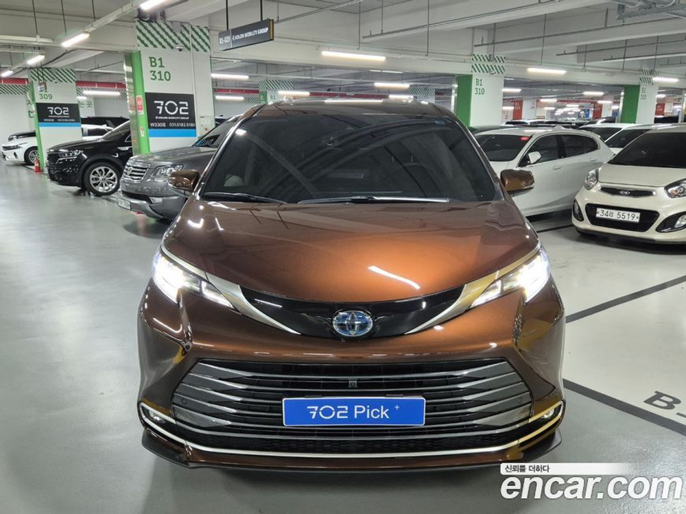 Toyota Sienna 4 Generation 2.5 Hybrid AWD (05.2021)